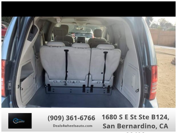 2008ChryslerTown & CountryTouring Minivan 4D full