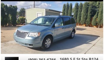 2008ChryslerTown & CountryTouring Minivan 4D full